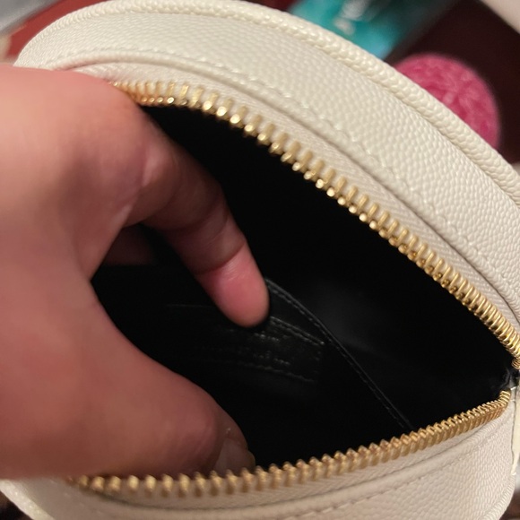 Brand new Saint Laurent Monogramme Round Bag in Cream soft - Picture 3 of 4